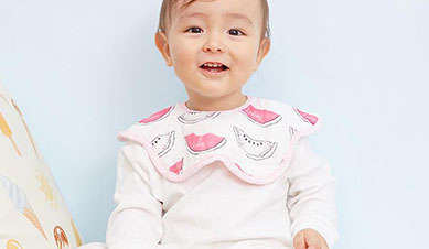 5 Popular Fabrics for Baby Bibs